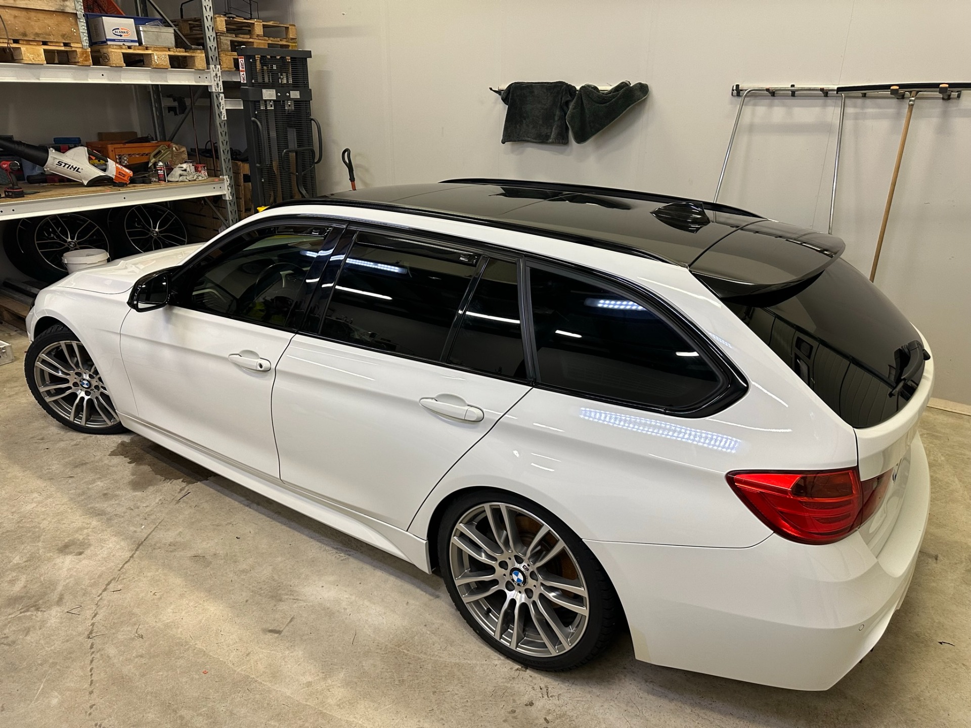 Katon teippaus ja lasien tummennus