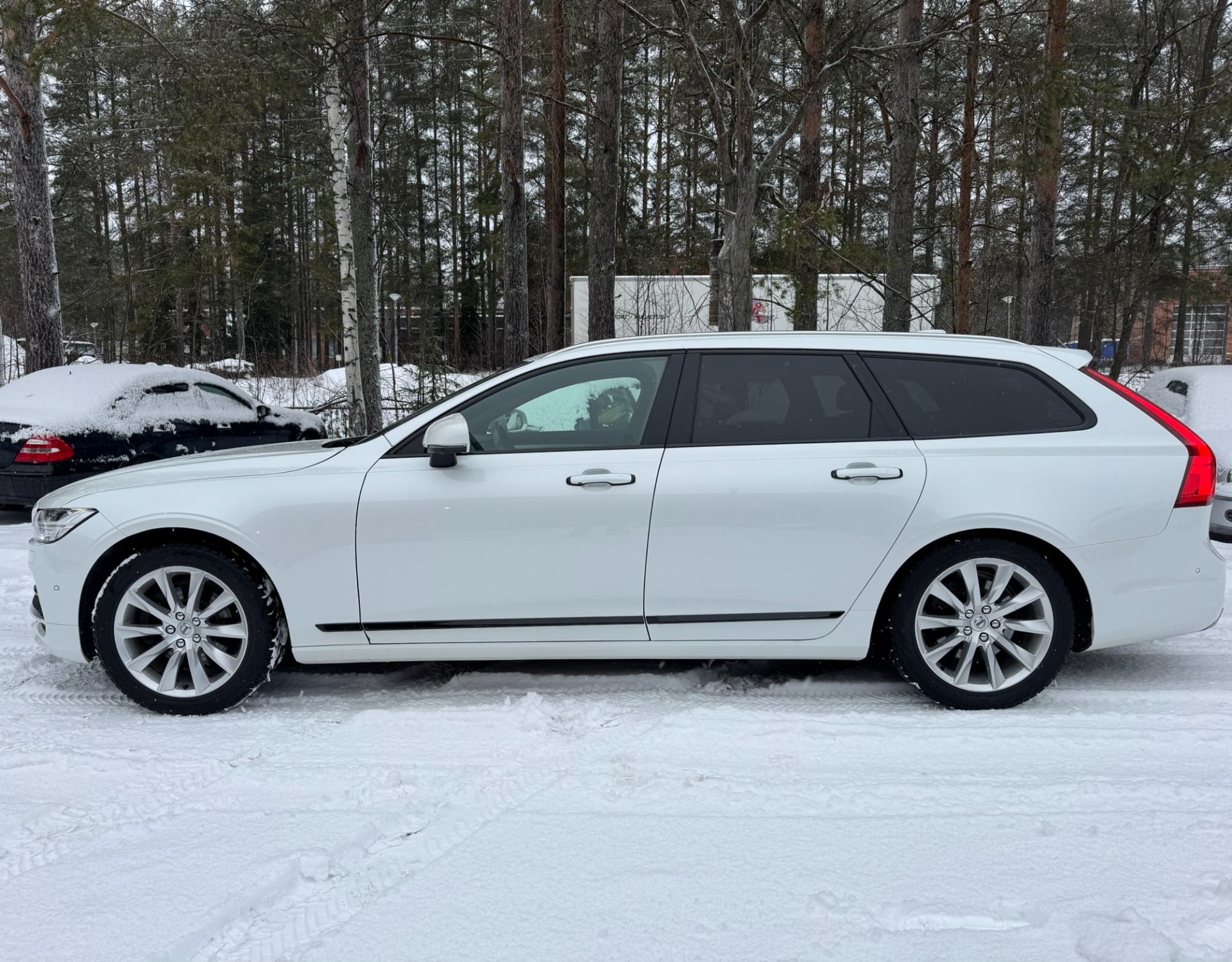 Volvo V90 chrome delete