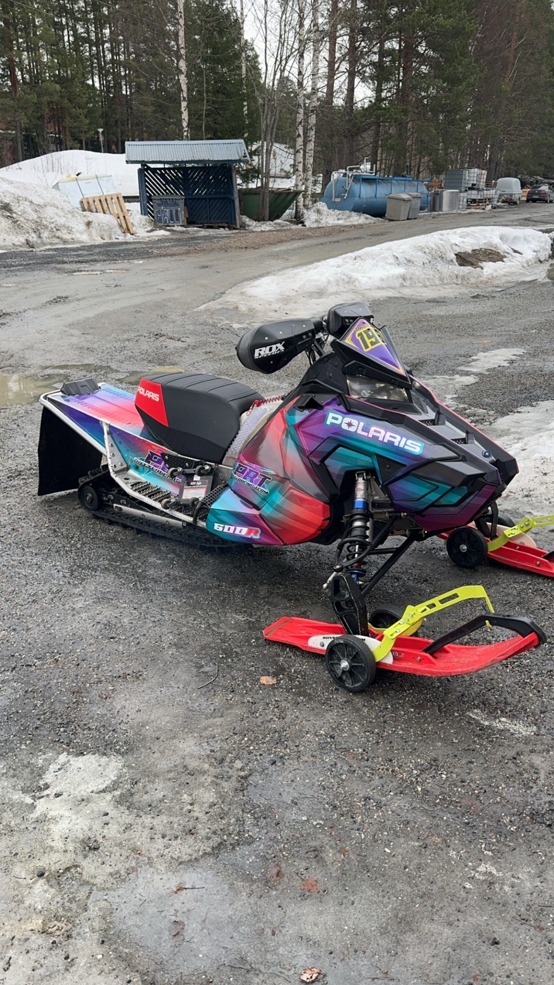 Uusi tarrasarja moottorikelkkaan