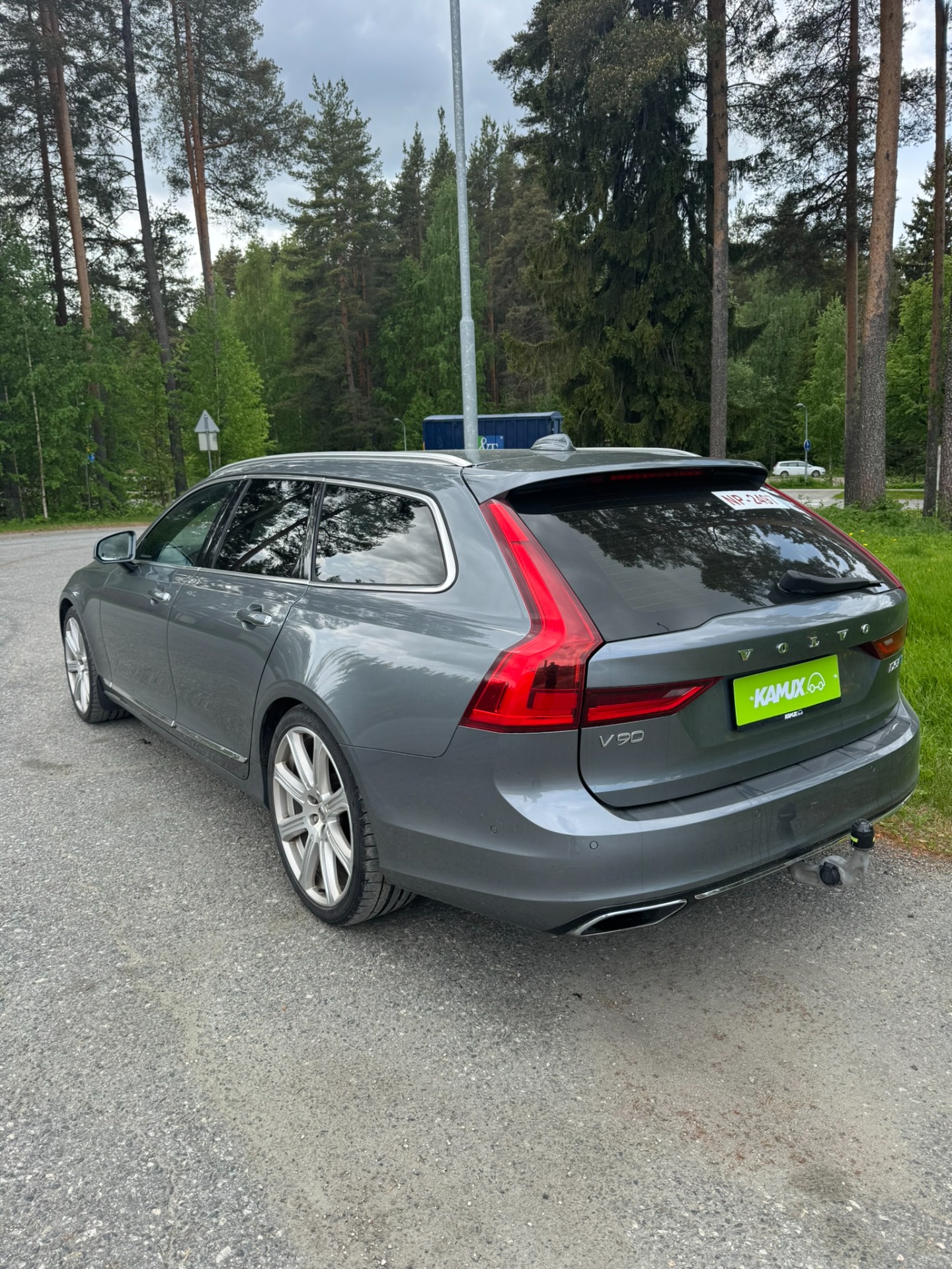 Volvo v90 lasien tummennus