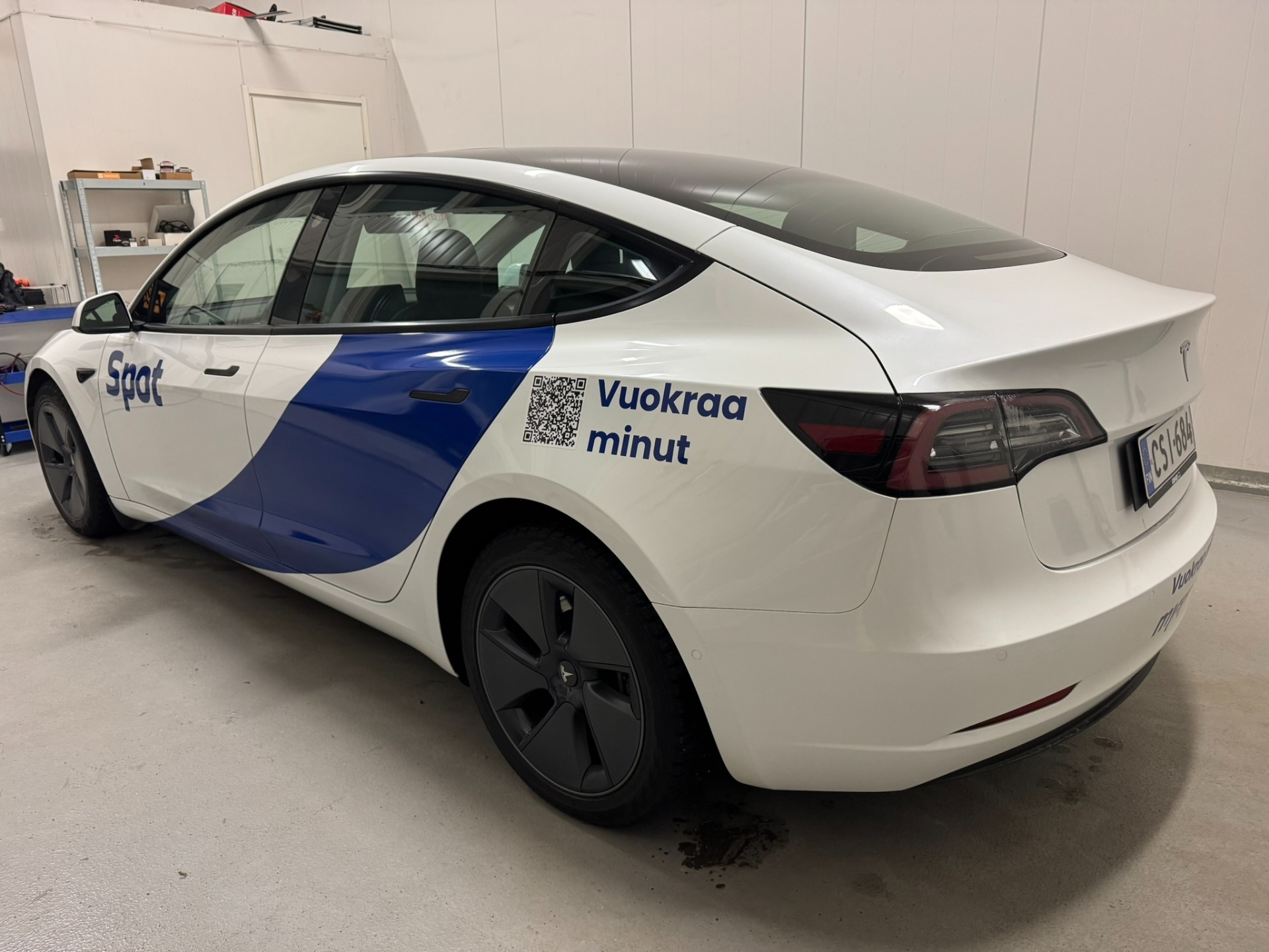 Tesla Model 3 mainosteippaus Spot